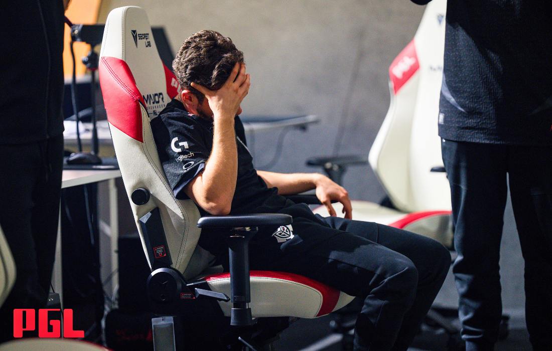 cs2 player sitting in his chair after loss